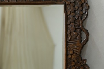 中古　美品　伝統工芸　軽井沢彫り　豪華な桜の立体彫刻が美しい特大鏡　(R-085266)