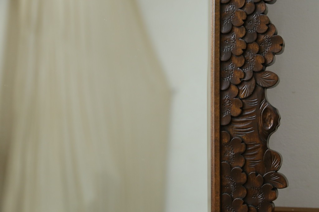 中古　美品　伝統工芸　軽井沢彫り　豪華な桜の立体彫刻が美しい特大鏡　(R-085266)