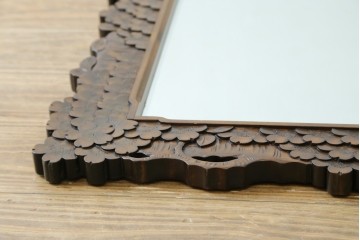 中古　美品　伝統工芸　軽井沢彫り　豪華な桜の立体彫刻が美しい特大鏡　(R-085266)