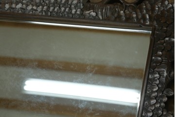 中古　美品　伝統工芸　軽井沢彫り　豪華な桜の立体彫刻が美しい特大鏡　(R-085266)