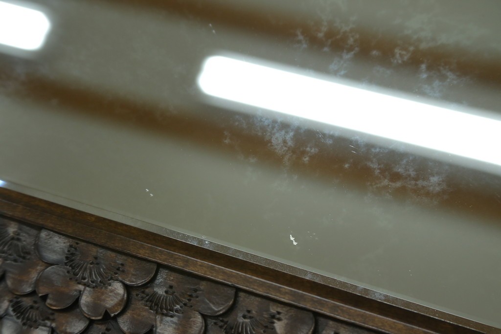 中古　美品　伝統工芸　軽井沢彫り　豪華な桜の立体彫刻が美しい特大鏡　(R-085266)