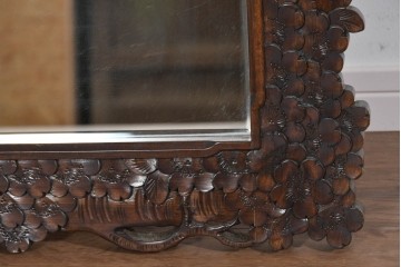 中古　美品　伝統工芸　軽井沢彫り　豪華な桜の立体彫刻が美しい特大鏡　(R-085266)