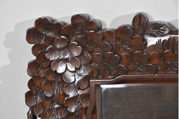 中古　美品　伝統工芸　軽井沢彫り　豪華な桜の立体彫刻が美しい特大鏡　(R-085266)