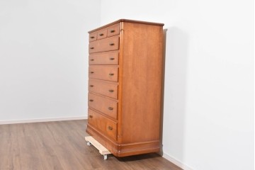 中古　横浜クラシック家具　ダニエル(Daniel)　Etranger(エトランジェ)　内部桐材　E-105　多段構成が魅力のチェスト　(R-085268)