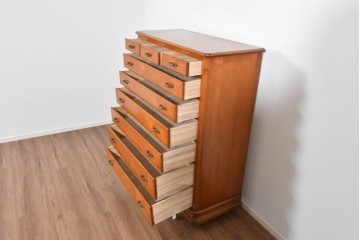 中古　横浜クラシック家具　ダニエル(Daniel)　Etranger(エトランジェ)　内部桐材　E-105　多段構成が魅力のチェスト　(R-085268)