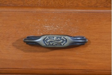 中古　横浜クラシック家具　ダニエル(Daniel)　Etranger(エトランジェ)　内部桐材　E-105　多段構成が魅力のチェスト　(R-085268)