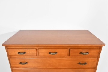 中古　横浜クラシック家具　ダニエル(Daniel)　Etranger(エトランジェ)　内部桐材　E-105　多段構成が魅力のチェスト　(R-085268)