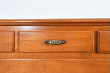 中古　横浜クラシック家具　ダニエル(Daniel)　Etranger(エトランジェ)　内部桐材　E-105　多段構成が魅力のチェスト　(R-085268)