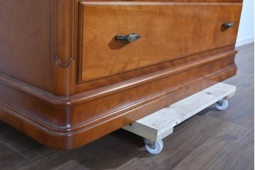 中古　横浜クラシック家具　ダニエル(Daniel)　Etranger(エトランジェ)　内部桐材　E-105　多段構成が魅力のチェスト　(R-085268)