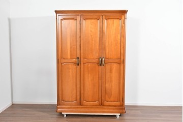 中古　美品　横浜クラシック家具 ダニエル(Daniel)　Etranger(エトランジェ)　E-101　優美なフレーム装飾が映えるワードローブ　定価約140万円相当　(R-085269)