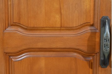 中古　美品　横浜クラシック家具 ダニエル(Daniel)　Etranger(エトランジェ)　E-101　優美なフレーム装飾が映えるワードローブ　定価約140万円相当　(R-085269)