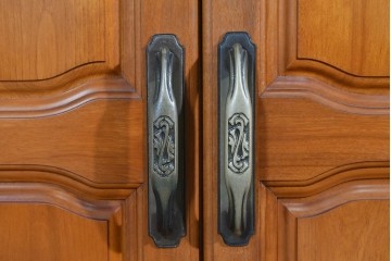 中古　美品　横浜クラシック家具 ダニエル(Daniel)　Etranger(エトランジェ)　E-101　優美なフレーム装飾が映えるワードローブ　定価約140万円相当　(R-085269)