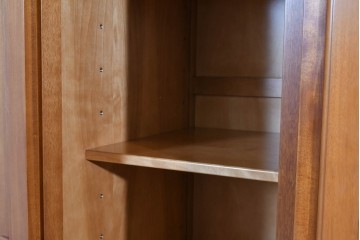 中古　美品　横浜クラシック家具 ダニエル(Daniel)　Etranger(エトランジェ)　E-101　優美なフレーム装飾が映えるワードローブ　定価約140万円相当　(R-085269)