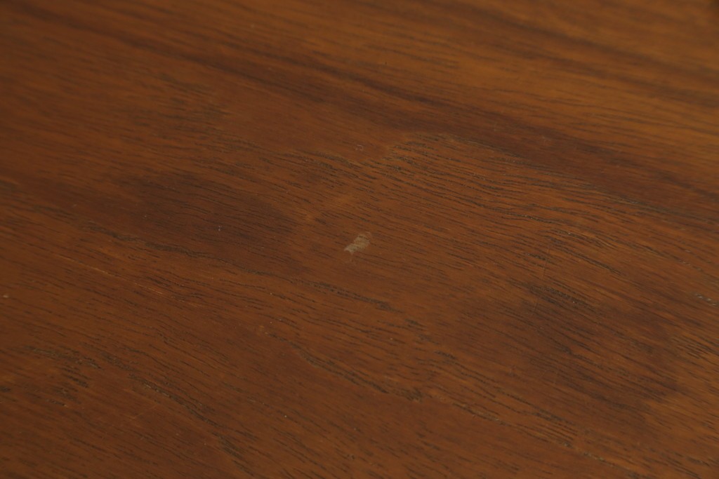 デンマークヴィンテージ　H.P. Hansen(H.P.ハンセン)　チーク材　柔らかな曲線が美しいサイドボード　(R-085270)