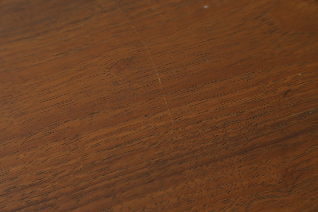 デンマークヴィンテージ　H.P. Hansen(H.P.ハンセン)　チーク材　柔らかな曲線が美しいサイドボード　(R-085270)