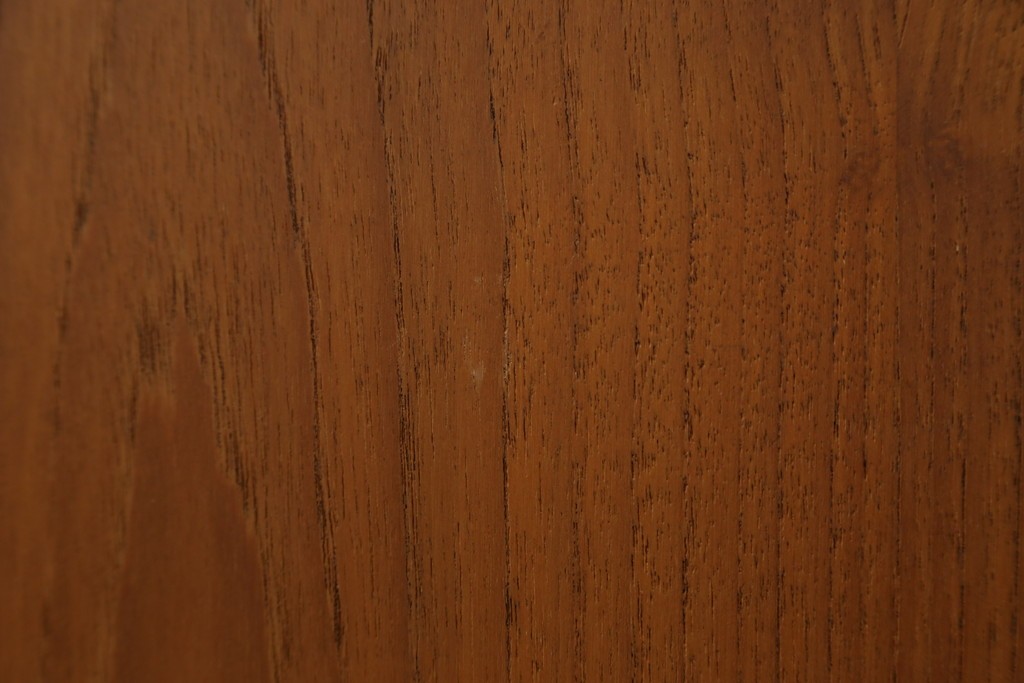 デンマークヴィンテージ　H.P. Hansen(H.P.ハンセン)　チーク材　柔らかな曲線が美しいサイドボード　(R-085270)