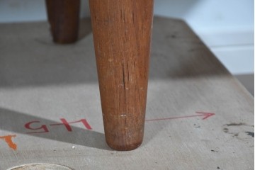 デンマークヴィンテージ　H.P. Hansen(H.P.ハンセン)　チーク材　柔らかな曲線が美しいサイドボード　(R-085270)