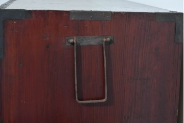 和製アンティーク　明治大正期　杉材　漆塗り　金具装飾が映える佐渡箪笥ローチェスト　(R-085272)