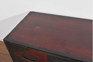 和製アンティーク　明治大正期　杉材　漆塗り　金具装飾が映える佐渡箪笥ローチェスト　(R-085272)