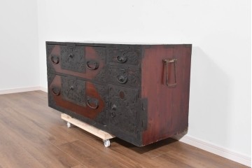 和製アンティーク　明治大正期　杉材　縁起物をあしらった金具が魅力的な佐渡箪笥ローチェスト　(R-085273)