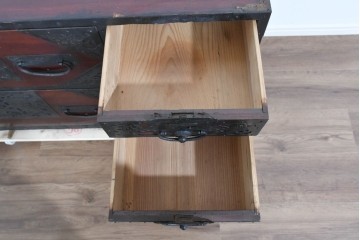 和製アンティーク　明治大正期　杉材　縁起物をあしらった金具が魅力的な佐渡箪笥ローチェスト　(R-085273)