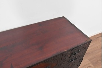 和製アンティーク　明治大正期　杉材　縁起物をあしらった金具が魅力的な佐渡箪笥ローチェスト　(R-085273)