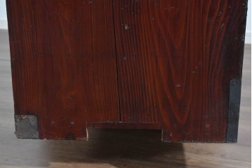 和製アンティーク　明治大正期　杉材　縁起物をあしらった金具が魅力的な佐渡箪笥ローチェスト　(R-085273)