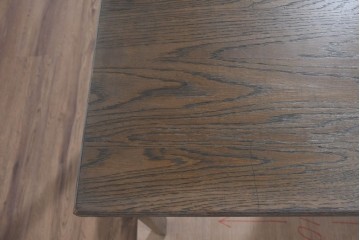 和製ヴィンテージ　神戸洋家具　ナラ材　豊かな木目と花の彫刻が調和するデスク　(R-085275)