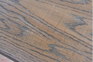 和製ヴィンテージ　神戸洋家具　ナラ材　豊かな木目と花の彫刻が調和するデスク　(R-085275)