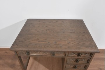 和製ヴィンテージ　神戸洋家具　ナラ材　豊かな木目と花の彫刻が調和するデスク　(R-085275)