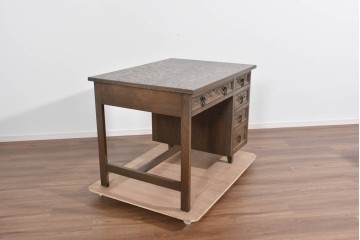 和製ヴィンテージ　神戸洋家具　ナラ材　豊かな木目と花の彫刻が調和するデスク　(R-085275)