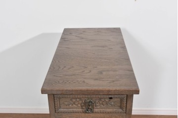 和製ヴィンテージ　神戸洋家具　ナラ材　前面に施された花の彫刻がクラシカルなサイドキャビネット　(R-085276)