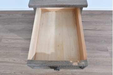 和製ヴィンテージ　神戸洋家具　ナラ材　前面に施された花の彫刻がクラシカルなサイドキャビネット　(R-085276)