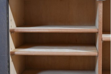 和製ヴィンテージ　永田良介商店　格子ガラスと立体装飾の美しい食器棚　(R-085277)