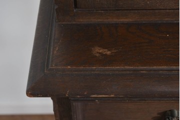 和製ヴィンテージ　永田良介商店　格子ガラスと立体装飾の美しい食器棚　(R-085277)