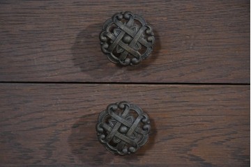 和製ヴィンテージ　永田良介商店　格子ガラスと立体装飾の美しい食器棚　(R-085277)