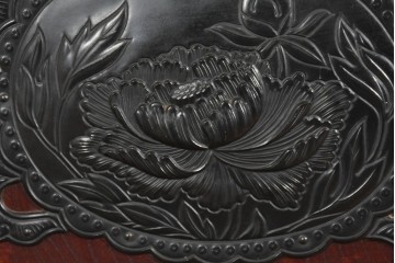 中古　欅産業　仙台民芸箪笥(仙台箪笥)　漆塗り　深い木味と装飾金具が調和した衣装箪笥　(R-085278)