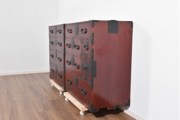 和製アンティーク　明治大正期　前面欅(ケヤキ)材　重厚な金具に木肌の美しさが映える合わせ一間の仙台箪笥　(R-085279)