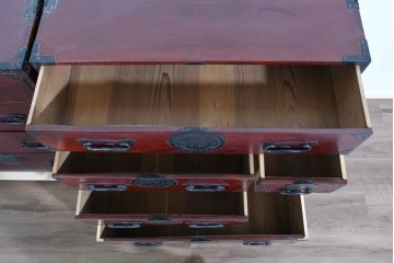 和製アンティーク　明治大正期　前面欅(ケヤキ)材　重厚な金具に木肌の美しさが映える合わせ一間の仙台箪笥　(R-085279)