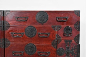 和製アンティーク　明治大正期　前面欅(ケヤキ)材　重厚な金具に木肌の美しさが映える合わせ一間の仙台箪笥　(R-085279)