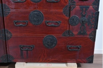 和製アンティーク　明治大正期　前面欅(ケヤキ)材　重厚な金具に木肌の美しさが映える合わせ一間の仙台箪笥　(R-085279)