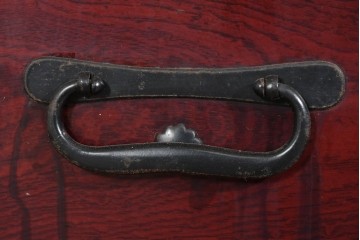 和製アンティーク　明治大正期　前面欅(ケヤキ)材　重厚な金具に木肌の美しさが映える合わせ一間の仙台箪笥　(R-085279)