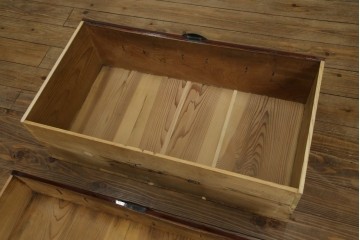 和製アンティーク　明治大正期　前面欅(ケヤキ)材　重厚な金具意匠が魅力の扉付き仙台箪笥　(R-085281)