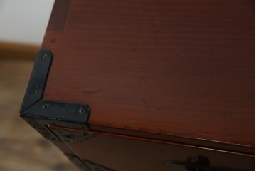 和製アンティーク　明治大正期　前面欅(ケヤキ)材　重厚な金具意匠が魅力の扉付き仙台箪笥　(R-085281)