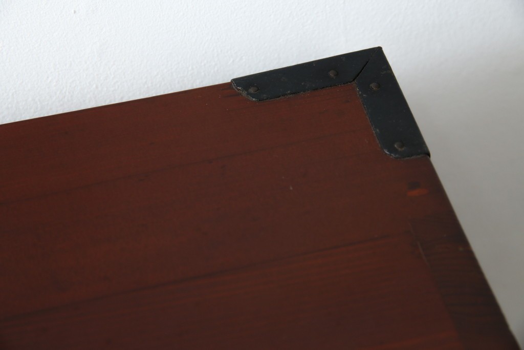 和製アンティーク　明治大正期　前面欅(ケヤキ)材　重厚な金具意匠が魅力の扉付き仙台箪笥　(R-085281)