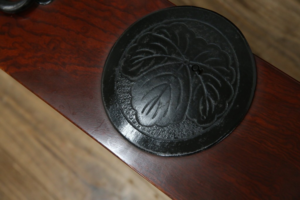 和製アンティーク　明治大正期　前面欅(ケヤキ)材　重厚な金具意匠が魅力の扉付き仙台箪笥　(R-085281)