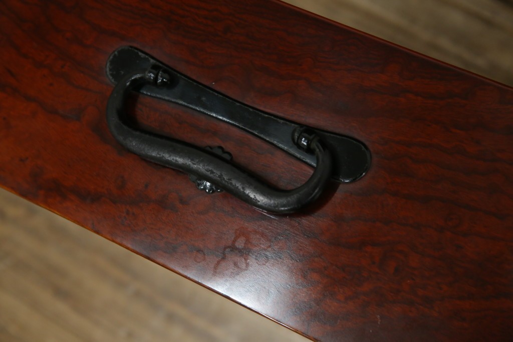 和製アンティーク　明治大正期　前面欅(ケヤキ)材　重厚な金具意匠が魅力の扉付き仙台箪笥　(R-085281)