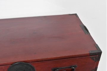 和製アンティーク　明治大正期　前面欅(ケヤキ)材　重厚な金具意匠が魅力の扉付き仙台箪笥　(R-085281)