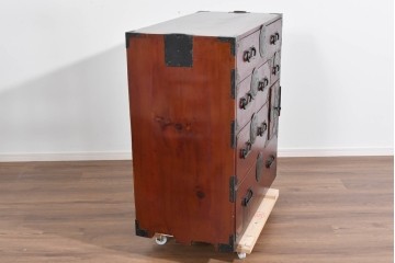 和製アンティーク　明治大正期　前面欅(ケヤキ)材　重厚な金具意匠が魅力の扉付き仙台箪笥　(R-085281)