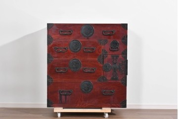 和製アンティーク　明治大正期　前面欅(ケヤキ)材　重厚な金具意匠が魅力の扉付き仙台箪笥　(R-085281)